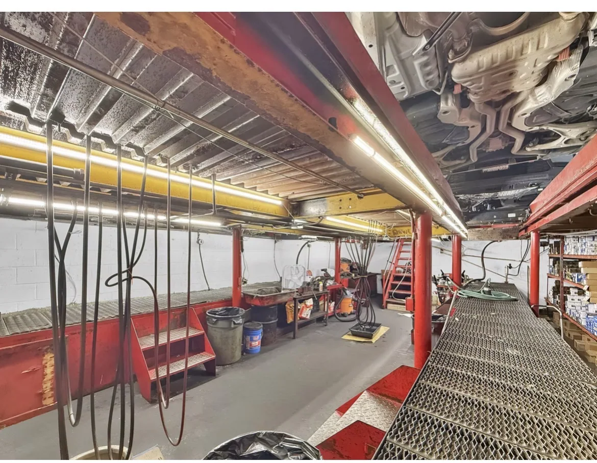 Service bay